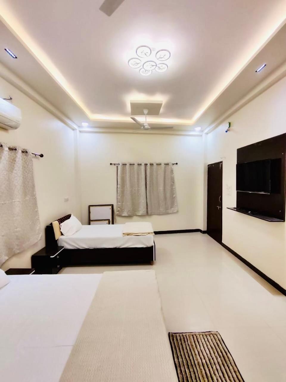 Ap Suite - By Ap Villa'S And Resort'S Ujjain Exteriör bild