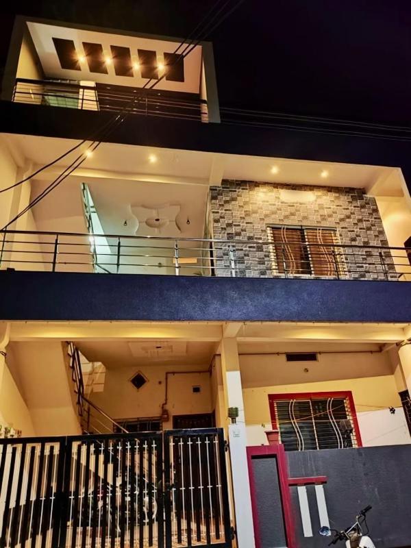 Ap Suite - By Ap Villa'S And Resort'S Ujjain Exteriör bild